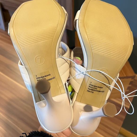 New Target Brand heals - Picture 3 of 4